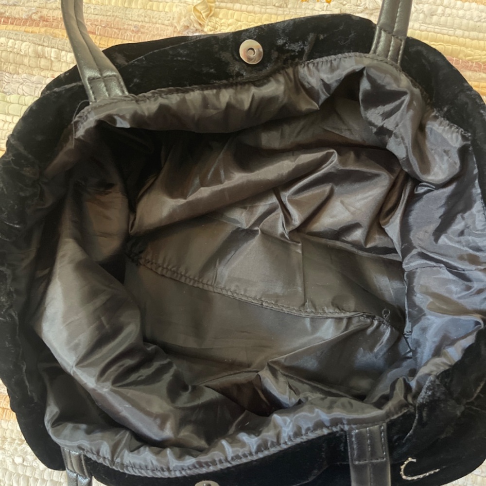 Victoria’s Secret Black Velvet Shoulder Bag / Tote with Sparkling Logo - Picture 4 of 4